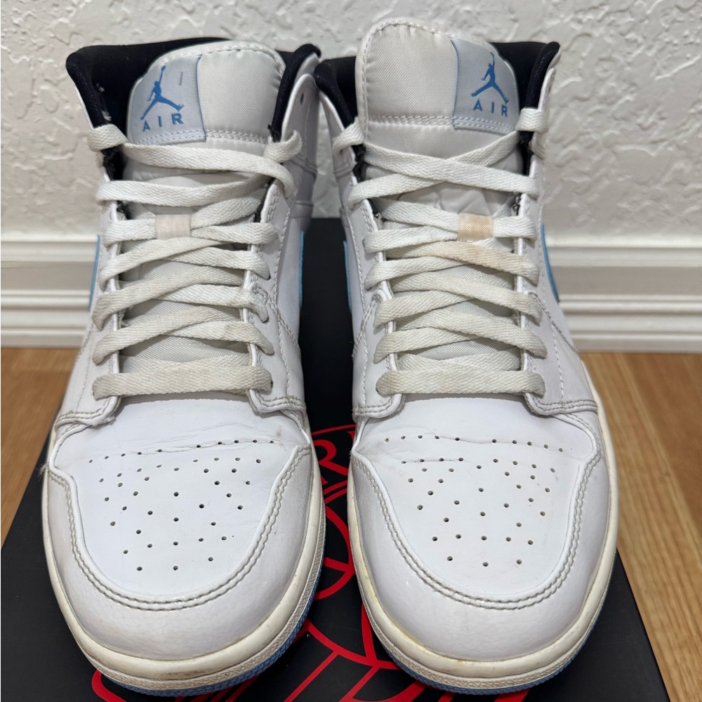 Men’s Air Jordan 1 Mid “Carolina”